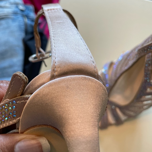 Like New! Imagine by Vince Camuto Blush Crystal Heels - Picture 7 of 9